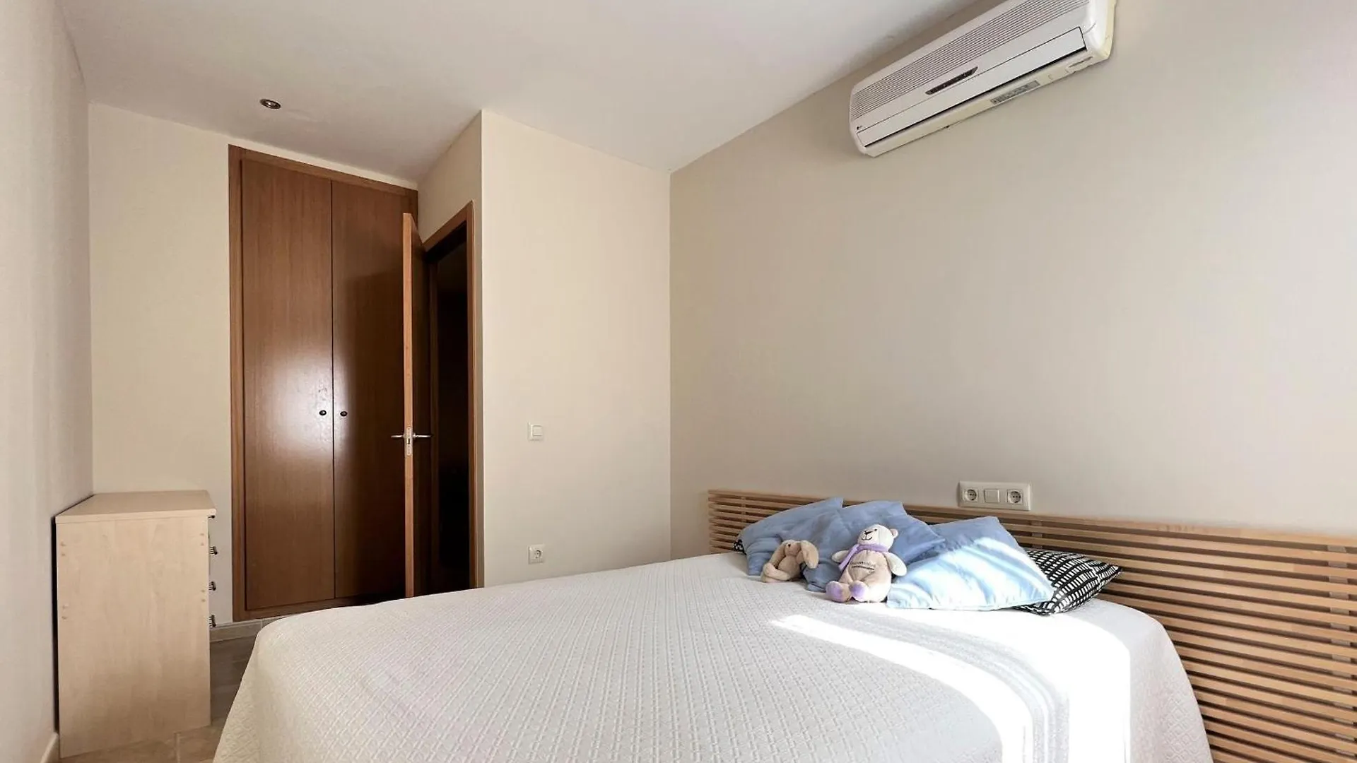 Apartamento Con A/A, Piscina, Parking, Cerca Del Centro Y La Playa - Es-89-110 Spain