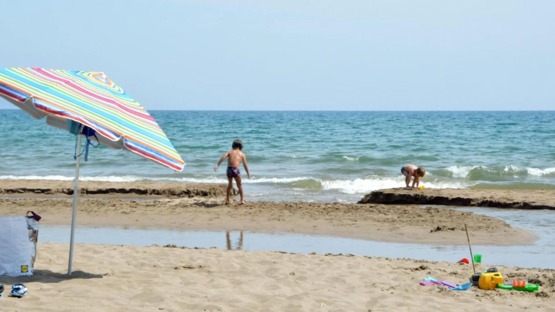 Apartamento Con A/A, Piscina, Parking, Cerca Del Centro Y La Playa - Es-89-110 0*, Sant Pere Pescador Spain