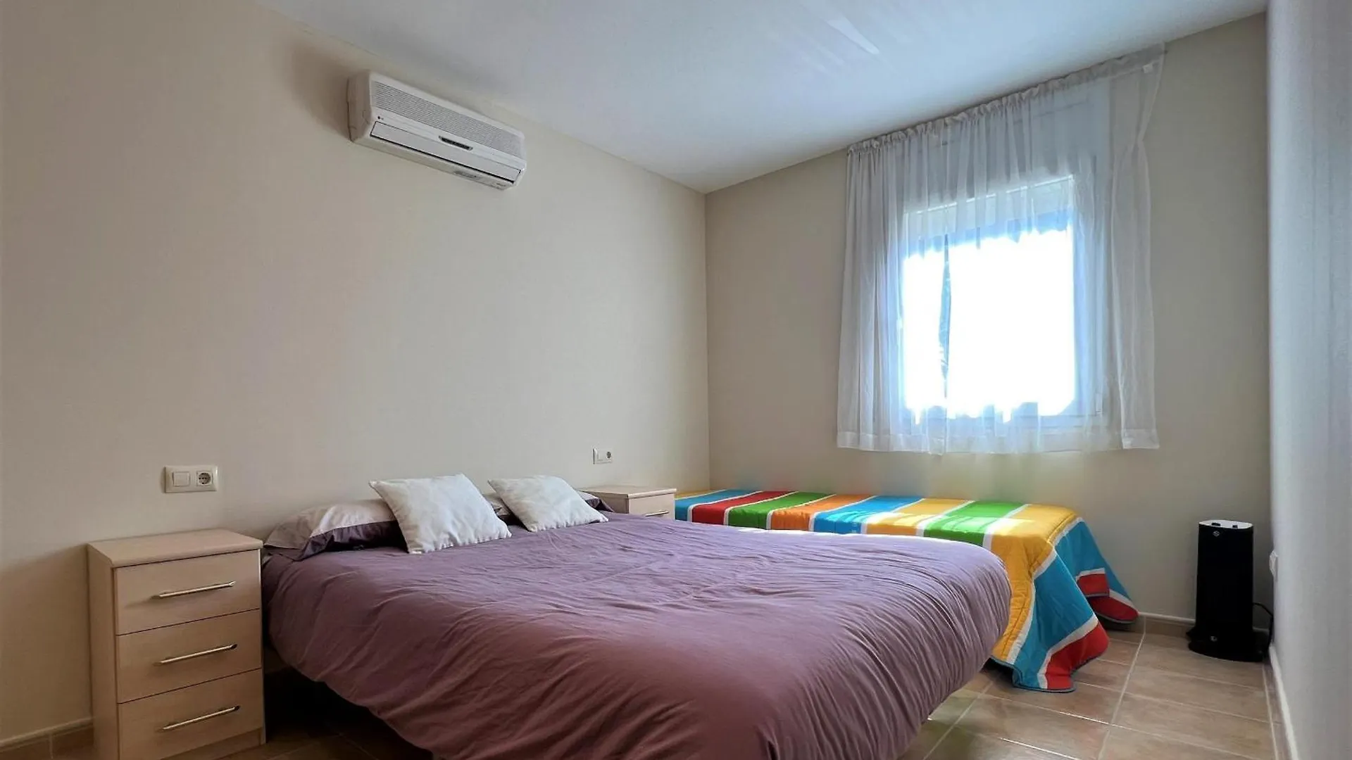 Apartamento Con A/A, Piscina, Parking, Cerca Del Centro Y La Playa - Es-89-110 Sant Pere Pescador 0*,  Španělsko